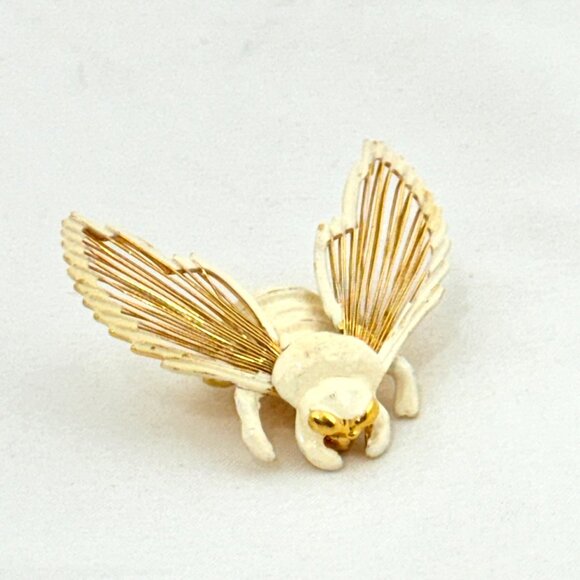 Vintage Monet Enameled White/Gold Bee Brooch/Pin - Picture 1 of 6